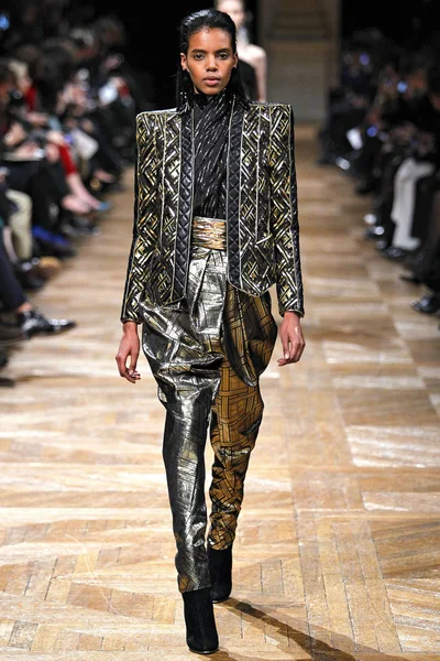 Look 26
